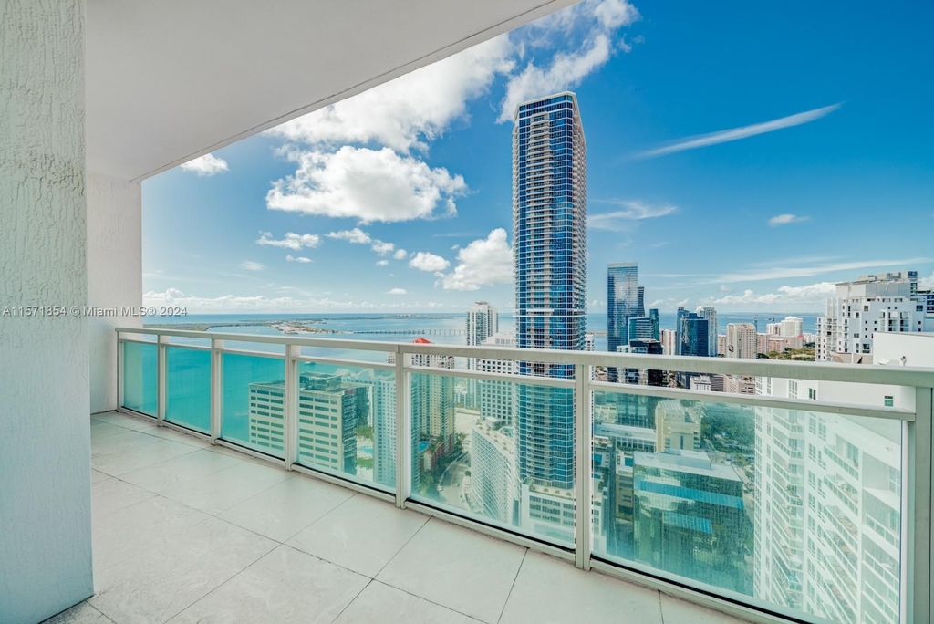 950 Brickell Bay Dr - Photo 18