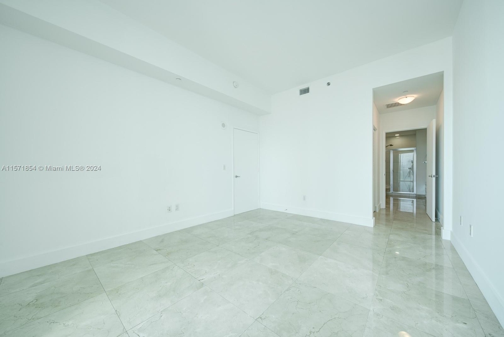 950 Brickell Bay Dr - Photo 9