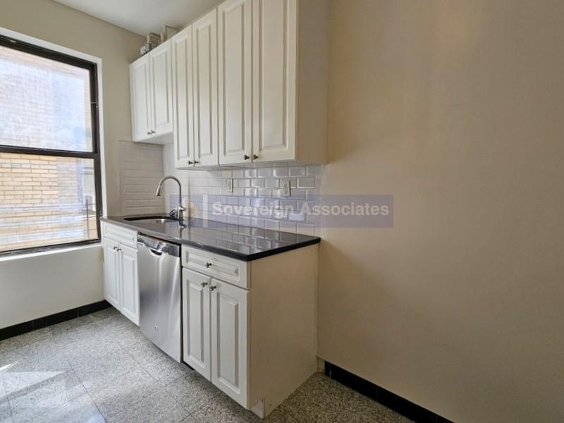 664 West 163rd Street - Photo 7