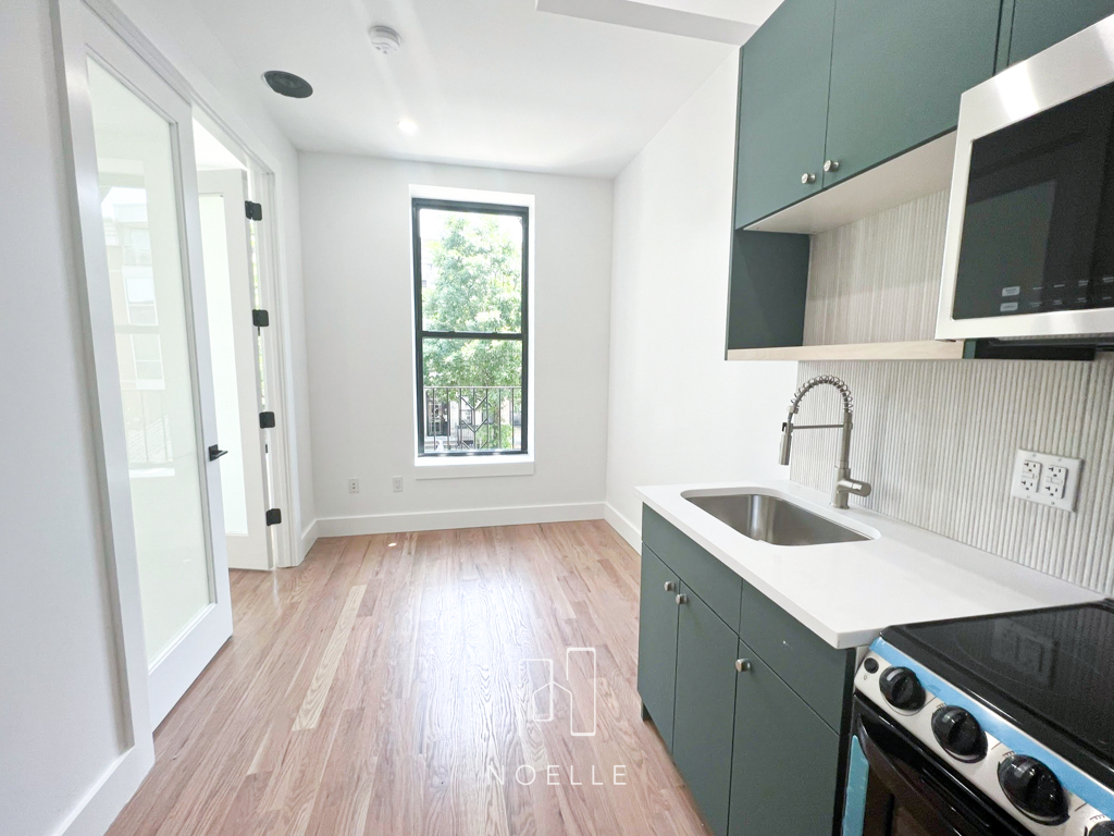 1027 Putnam Avenue - Photo 1