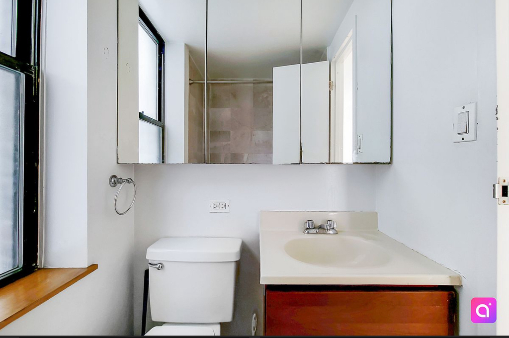 435 West 54th Street - Photo 6