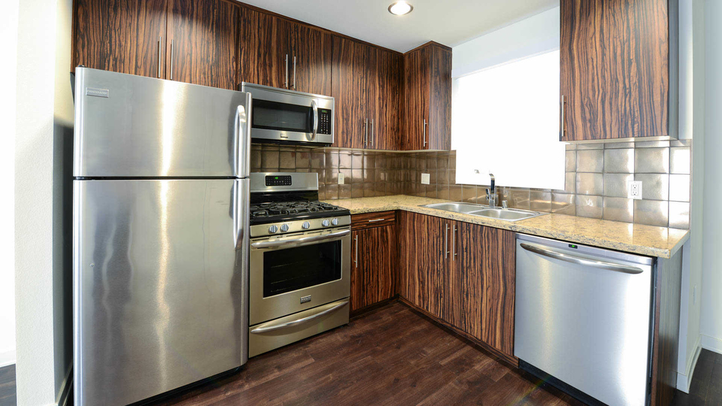 12301 W Pico Blvd - Photo 1