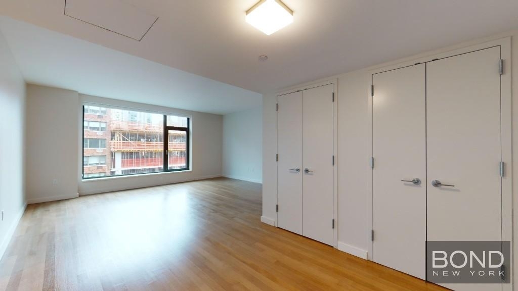 515 East 86th Street - Photo 5