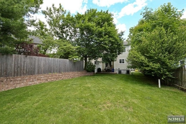 125 Tenafly Road - Photo 24