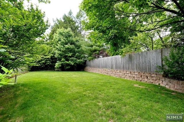 125 Tenafly Road - Photo 23