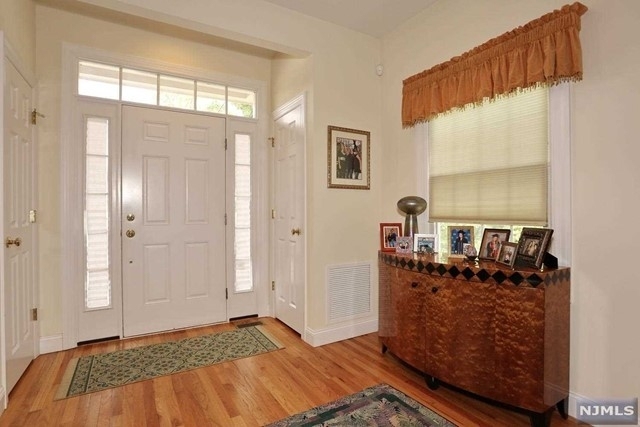 125 Tenafly Road - Photo 1