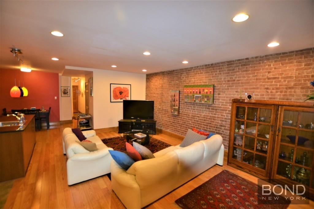 7.5 West 75 Street - Photo 9