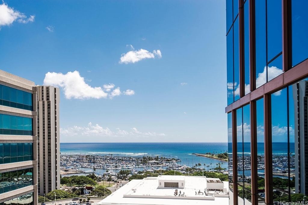 1555 Kapiolani Boulevard - Photo 2