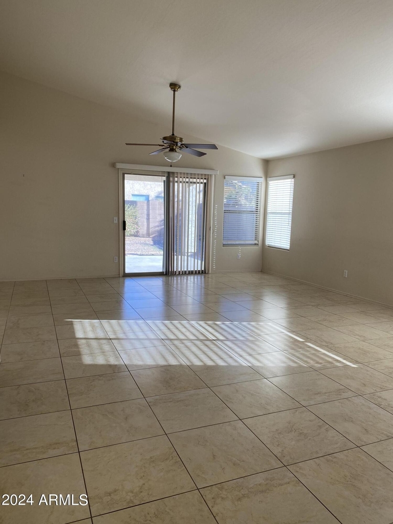 13382 W Watson Lane - Photo 2