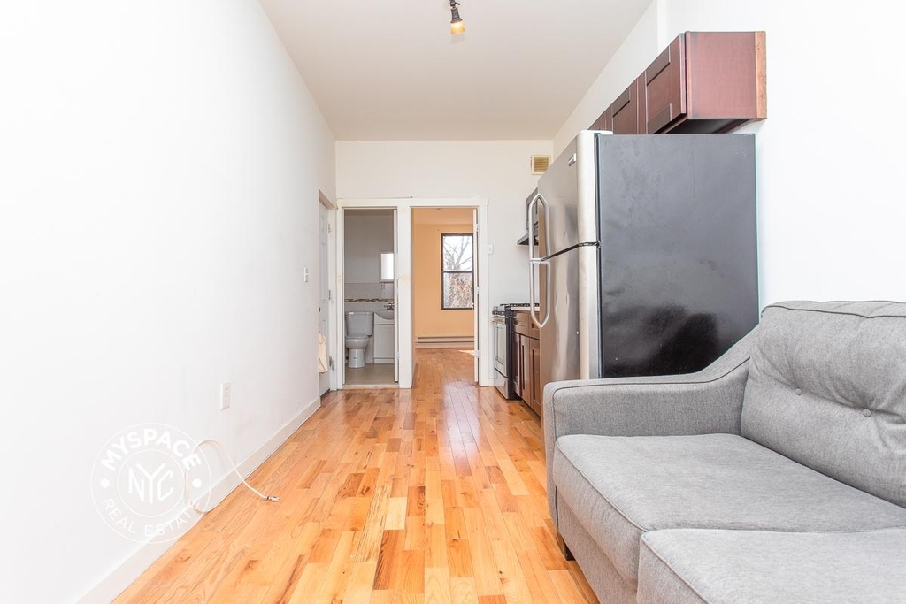 178 Meserole St - Photo 8