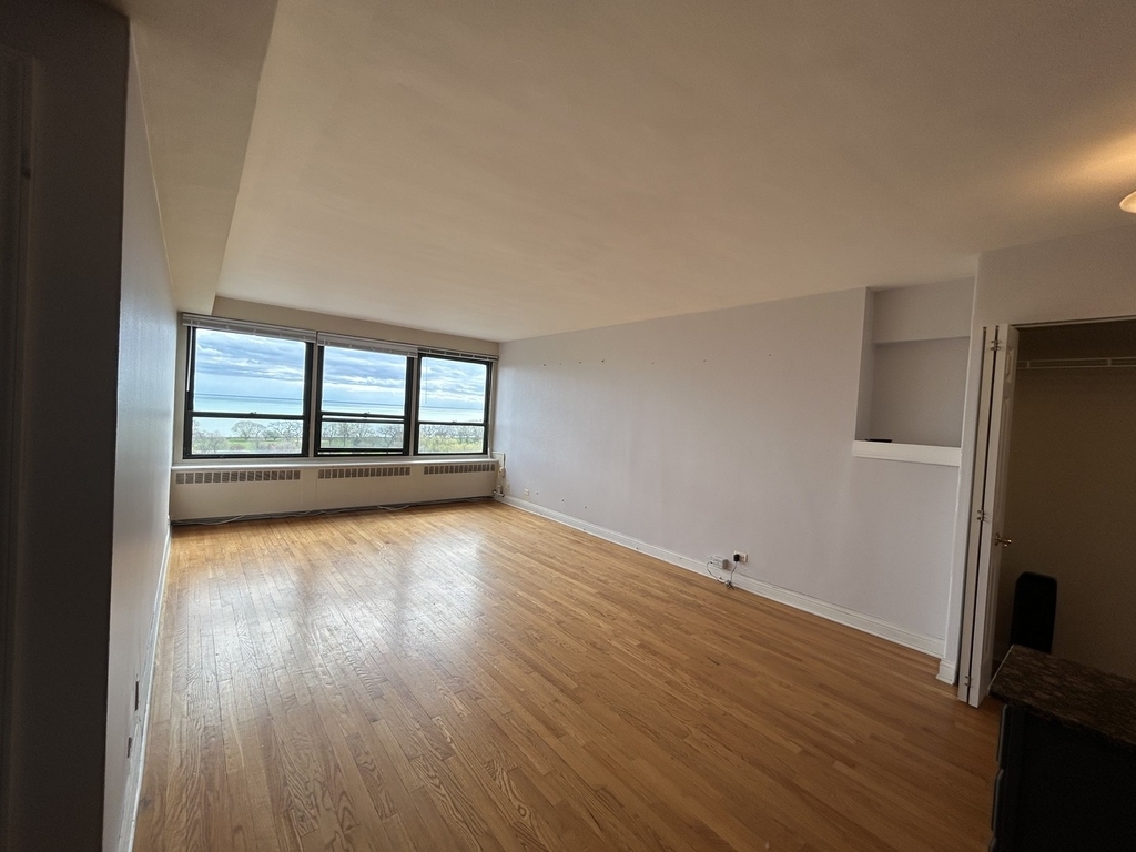 4180 N Marine Drive - Photo 3