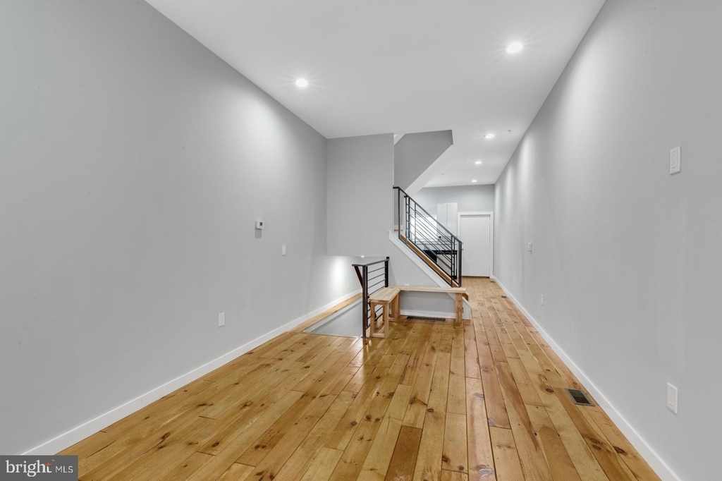 2653 Collins Street - Photo 1