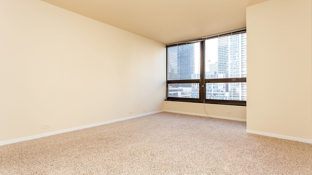 360 E Randolph Street - Photo 15