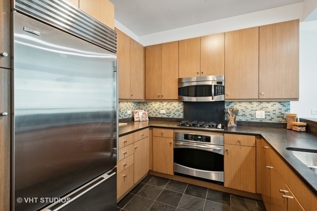 600 N Lake Shore Drive - Photo 5