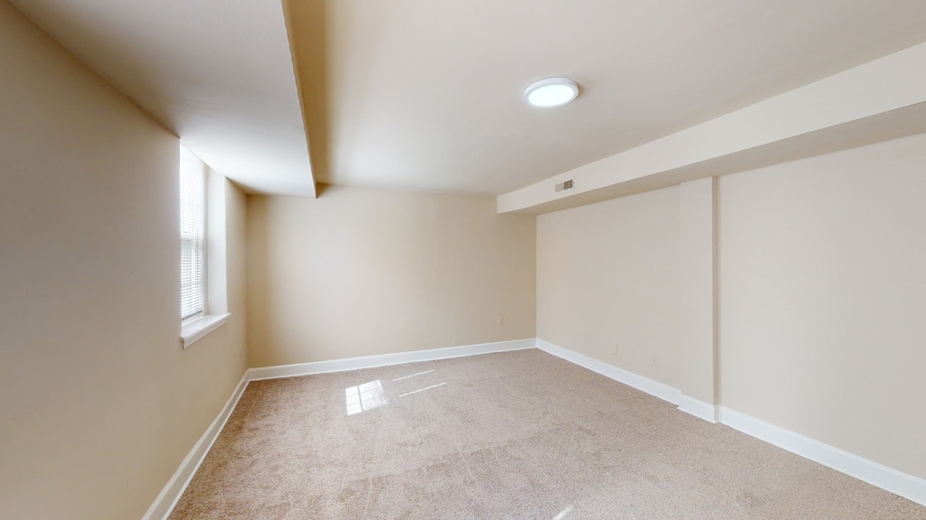 3904 Executive Avenue - Photo 2