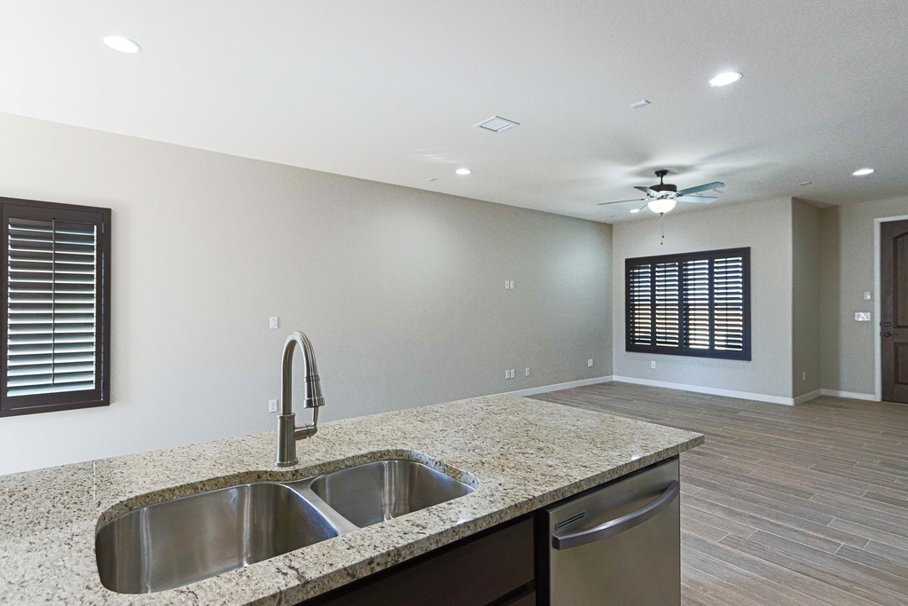 15136 Design Court - Photo 10