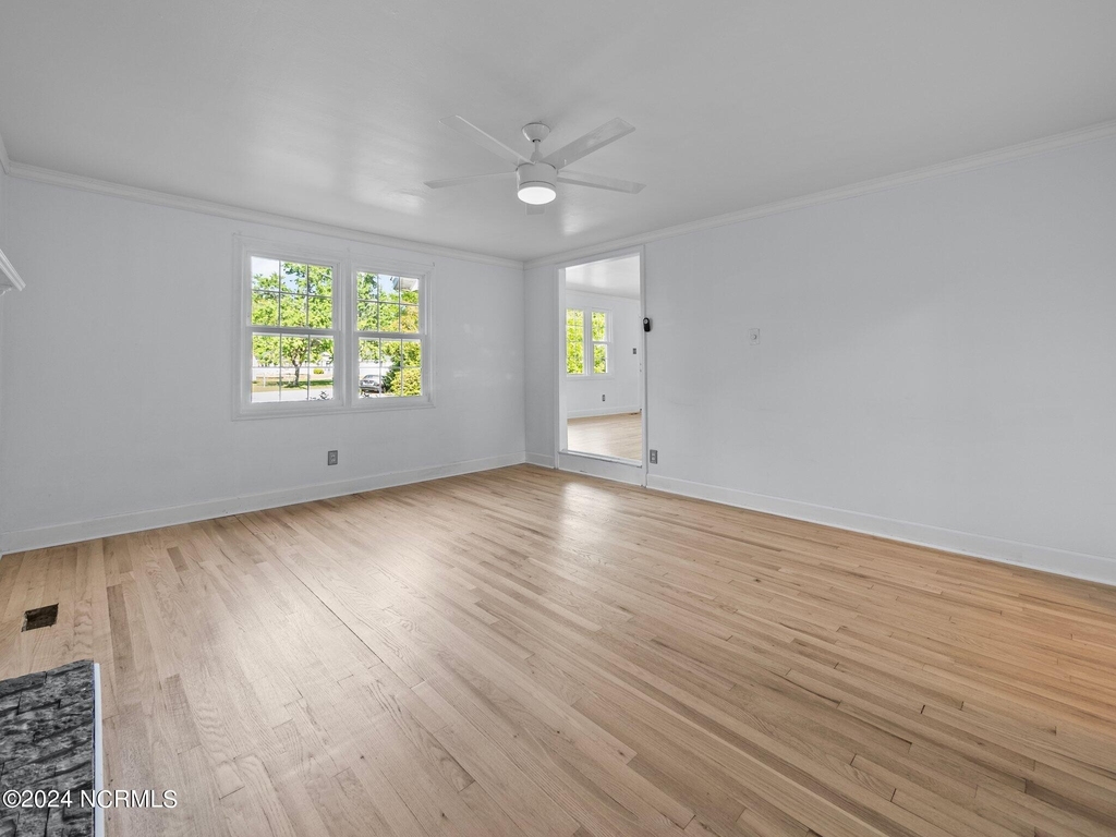 1011 Daniel Place - Photo 9