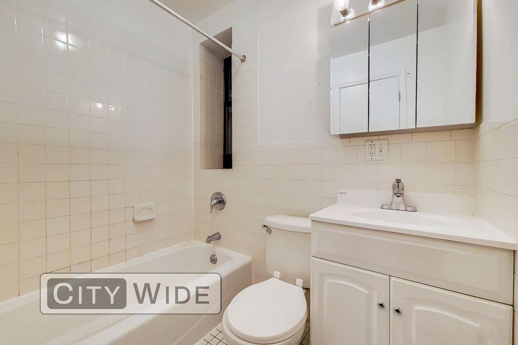 222 East 85th Street - Photo 5