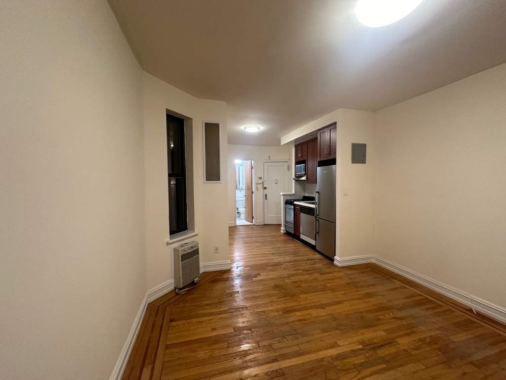 215 East 84th Street - Photo 4