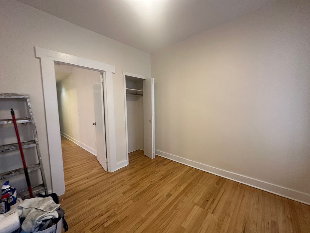 326 East 58th Street - Photo 9