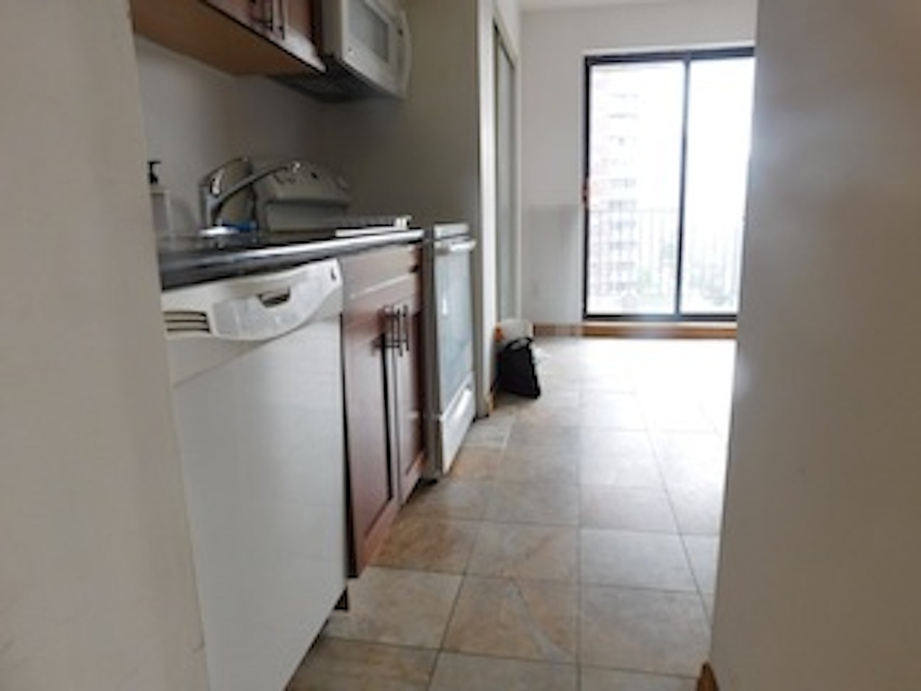 370 West 30th Street - Photo 2