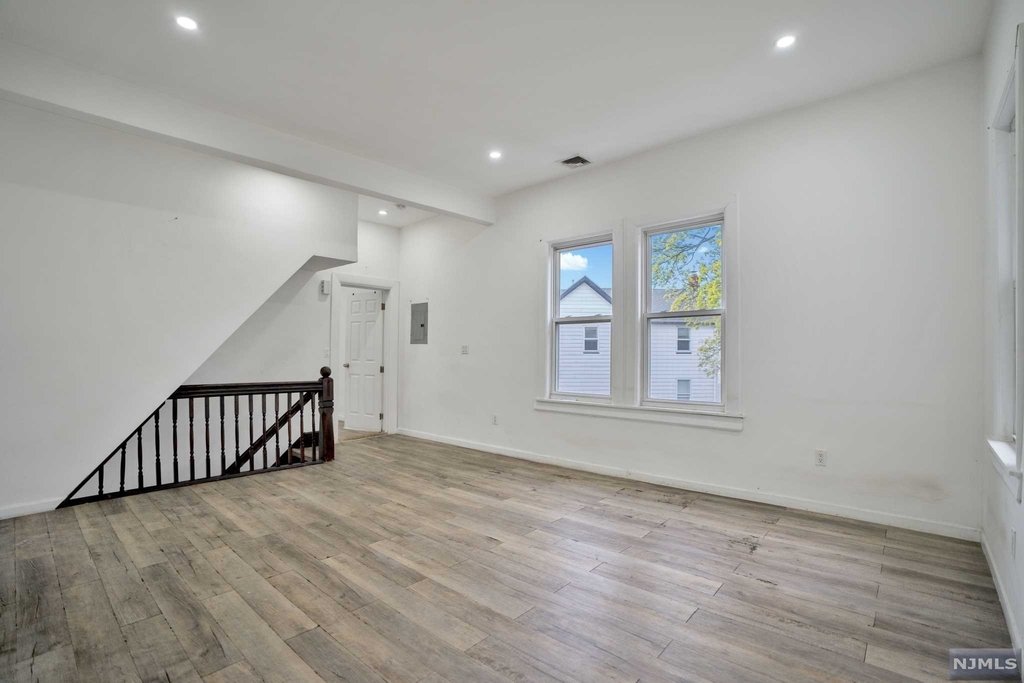 76 Orchard Street - Photo 2