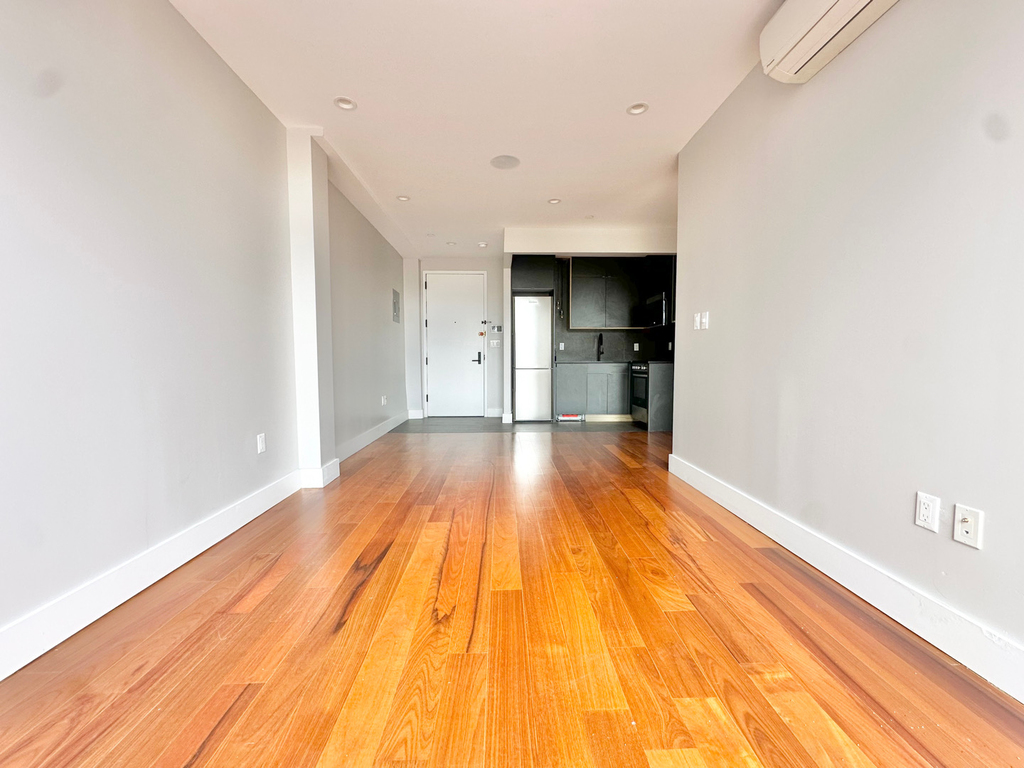 682 Hancock Street - Photo 2