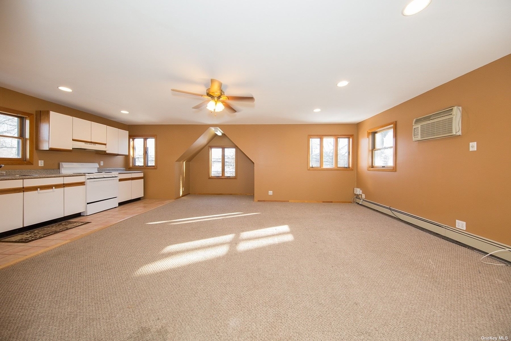 83 Nassau Boulevard - Photo 1