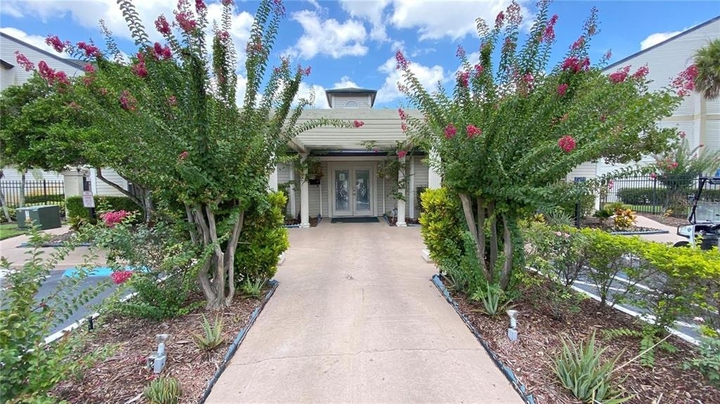 1948 Lake Atriums Circle - Photo 33