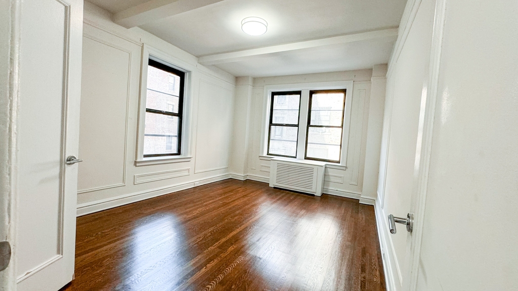 25 West 68th Street - Photo 0