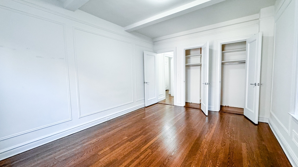 25 West 68th Street - Photo 3