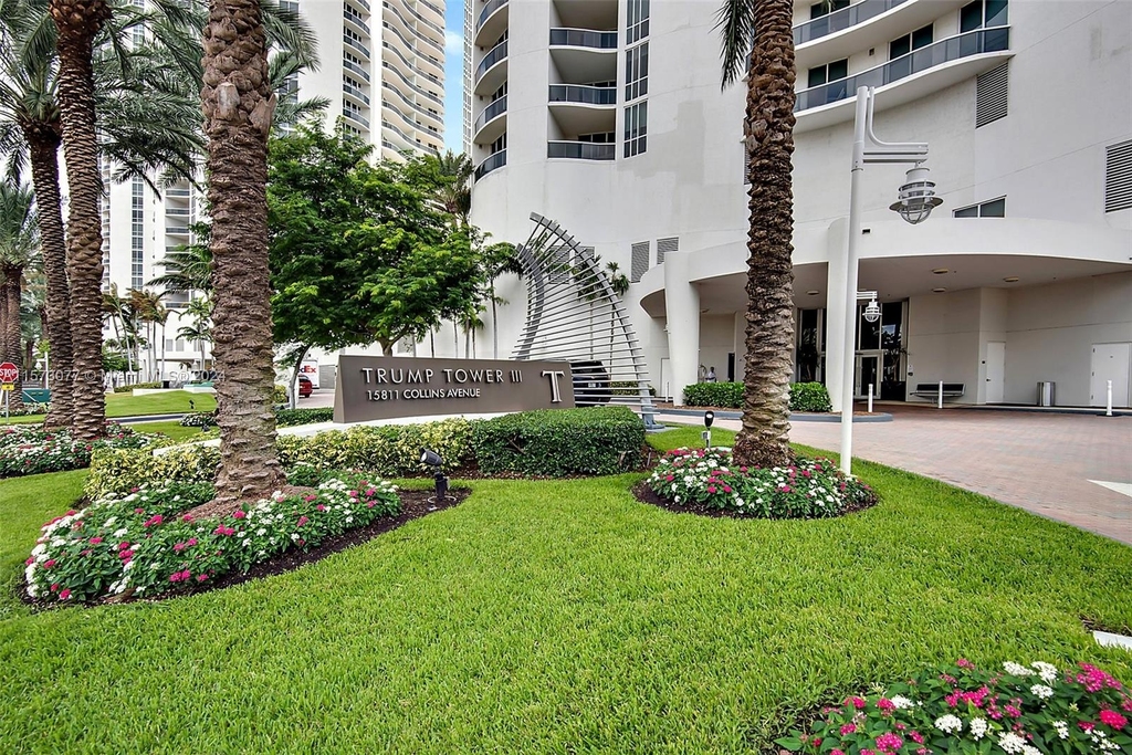 15811 Collins Ave - Photo 29