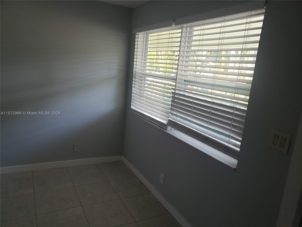 620 Sw 10th St - Photo 9