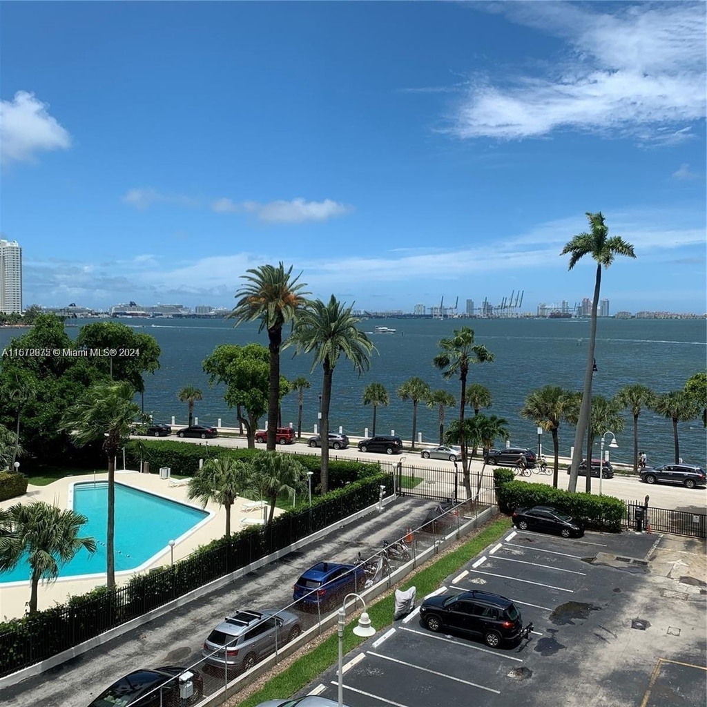 1420 Brickell Bay Dr - Photo 30