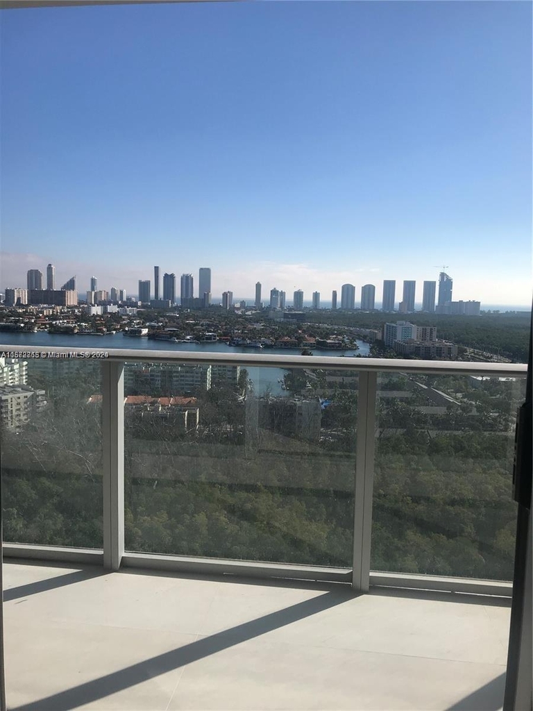 16385 Biscayne Blvd - Photo 3