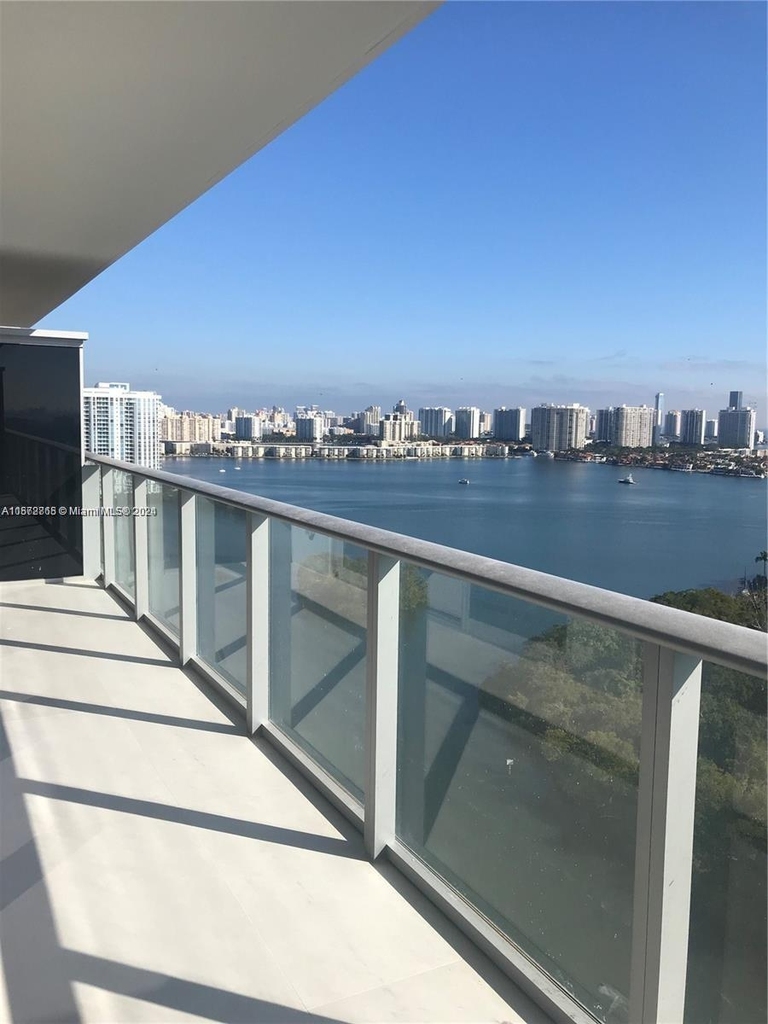 16385 Biscayne Blvd - Photo 4