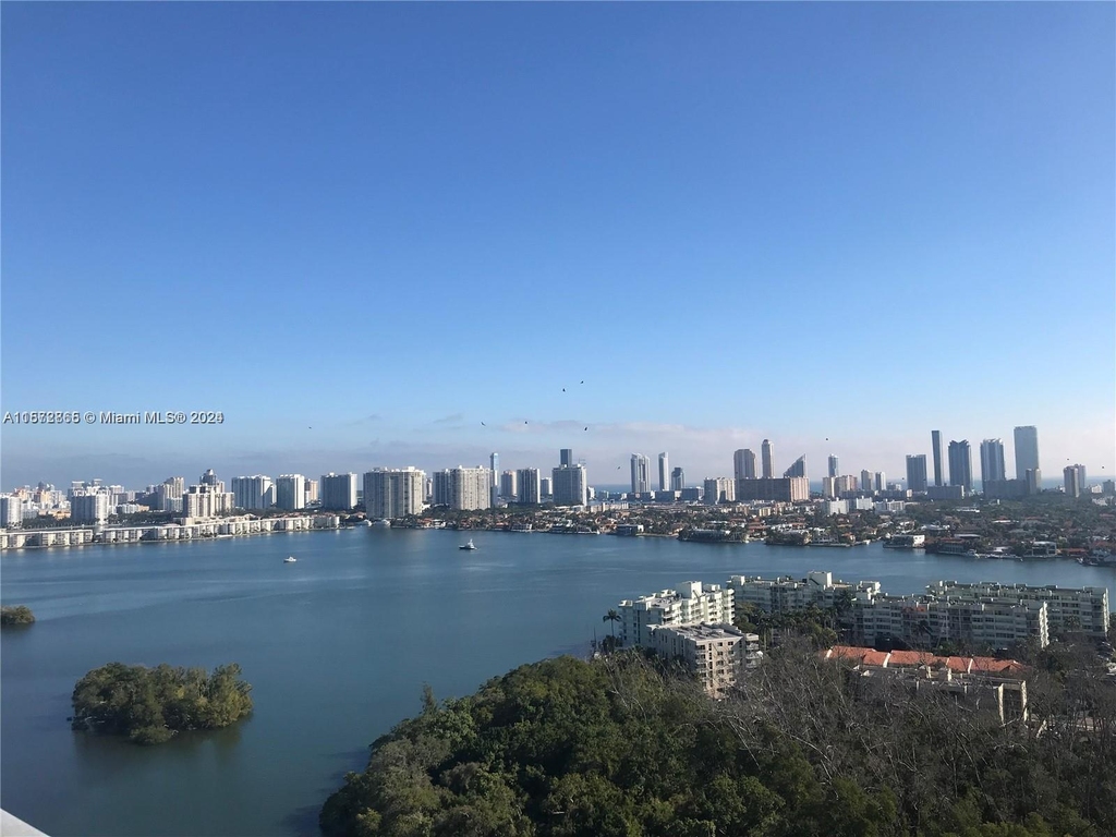 16385 Biscayne Blvd - Photo 2