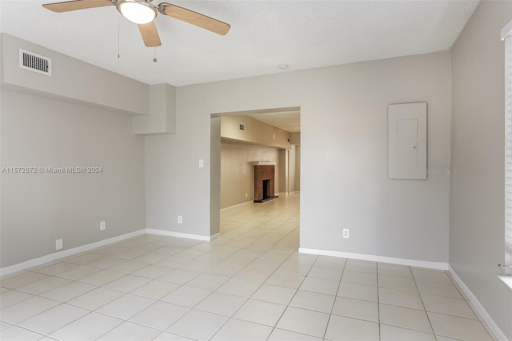 219 Sw 21st Way - Photo 6