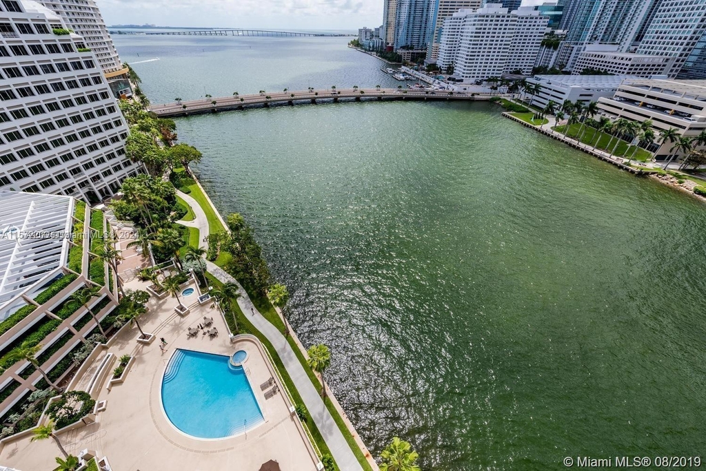 701 Brickell Key Blvd - Photo 2