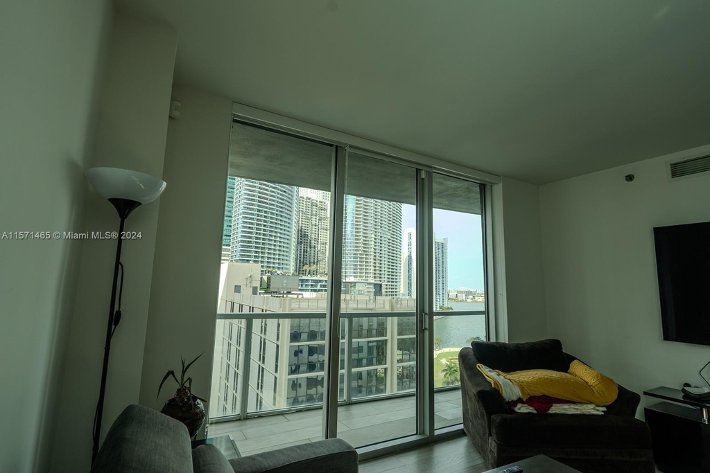 500 Brickell Ave - Photo 23