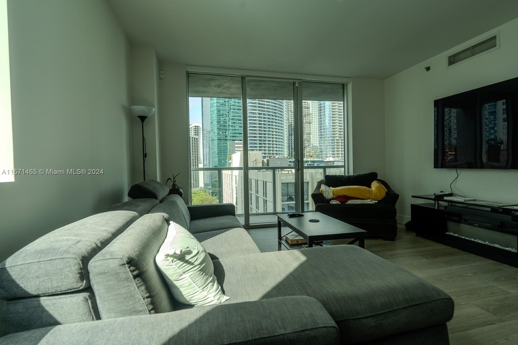 500 Brickell Ave - Photo 21