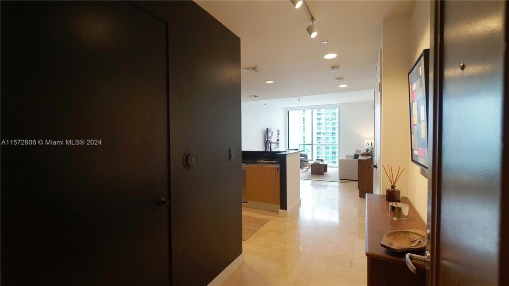 1060 Brickell Ave - Photo 18