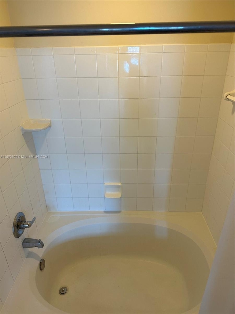 9201 Collins Ave - Photo 10