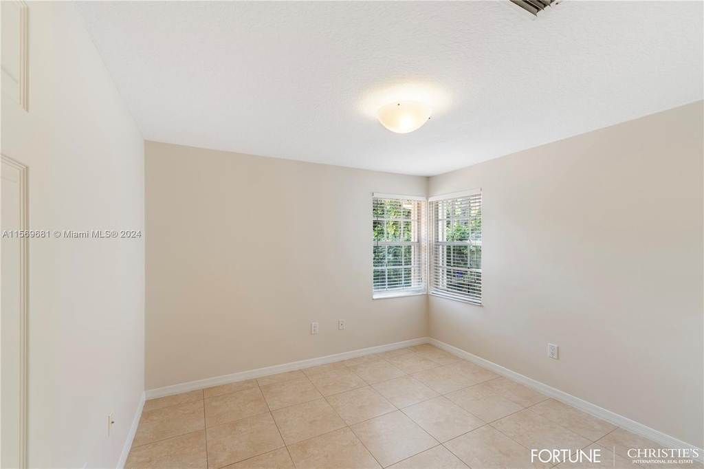 10635 Nw 54th St - Photo 21
