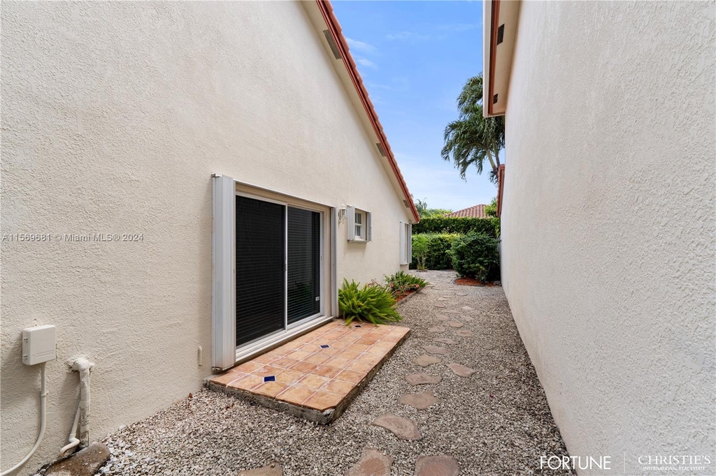 10635 Nw 54th St - Photo 28