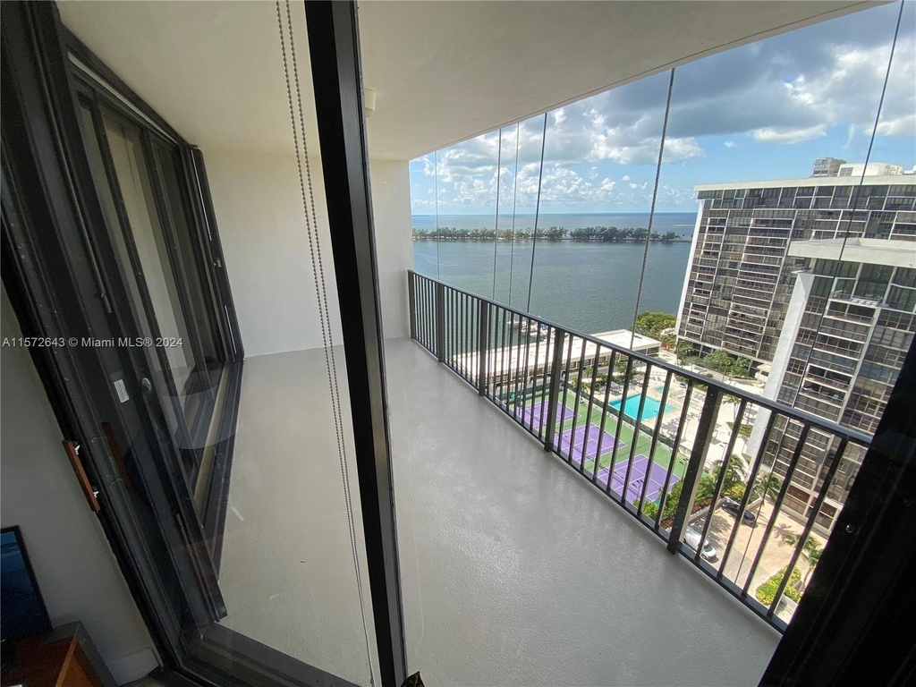 1901 Brickell Ave - Photo 9