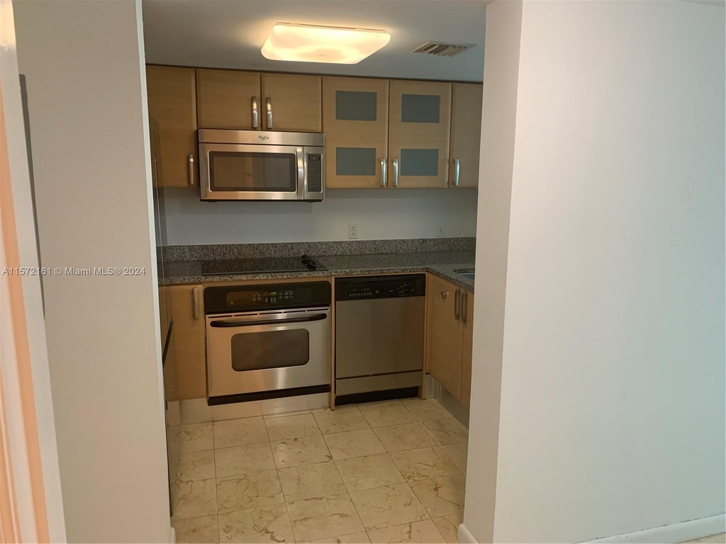 2101 Brickell Ave - Photo 2