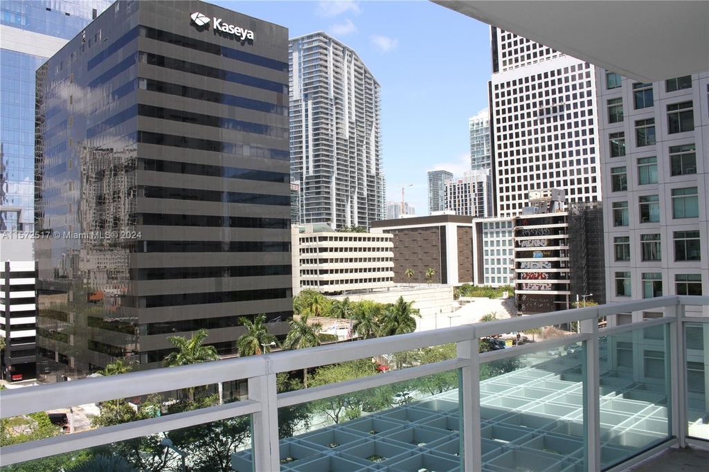 950 Brickell Bay Dr - Photo 8