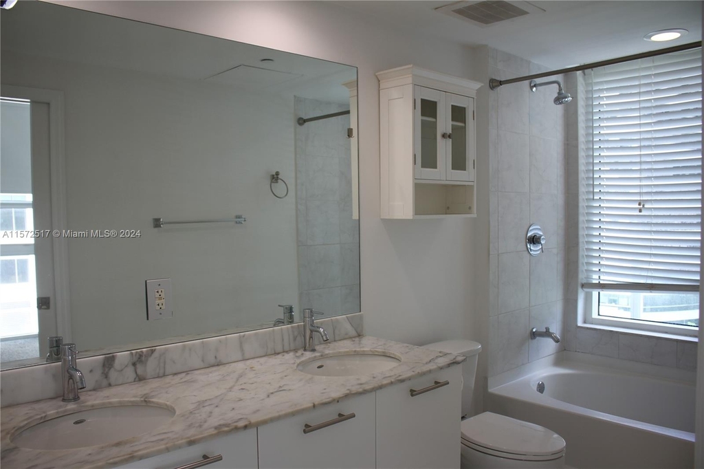 950 Brickell Bay Dr - Photo 10