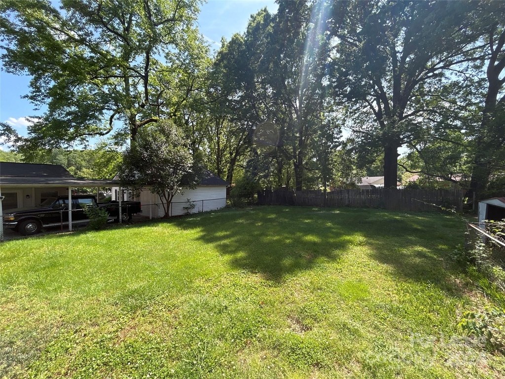 4820 Charleston Drive - Photo 2